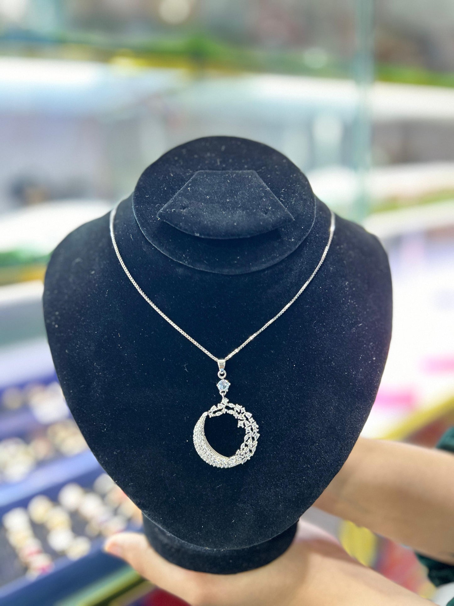 "Whispers of Grace – Necklace & Bracelet Set"